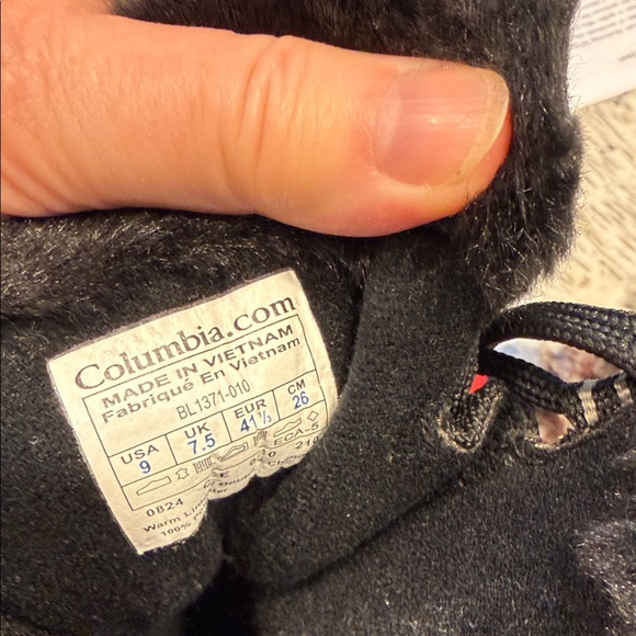 Columbia Women's Black Suede Fur-Trimmed and Cozy Lined Ice Maiden Boots - Picture 5 of 6